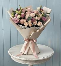 Букет цветов из:  Розы и Лизиантусы #REPLACE_PRED# Рязанской
