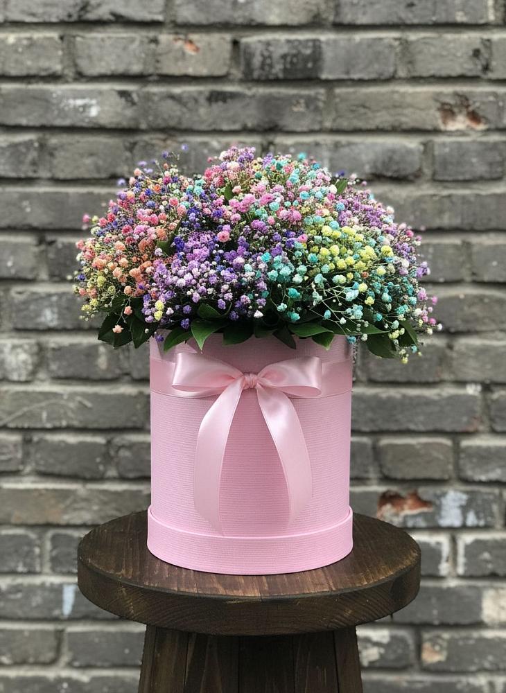 Цветочная композиция из Гипсофила и Розы в шляпной коробке в Рязанской