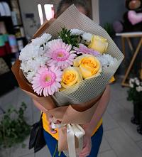 Букет цветов из:  Герберы, Розы и Хризантемы в Рязанской