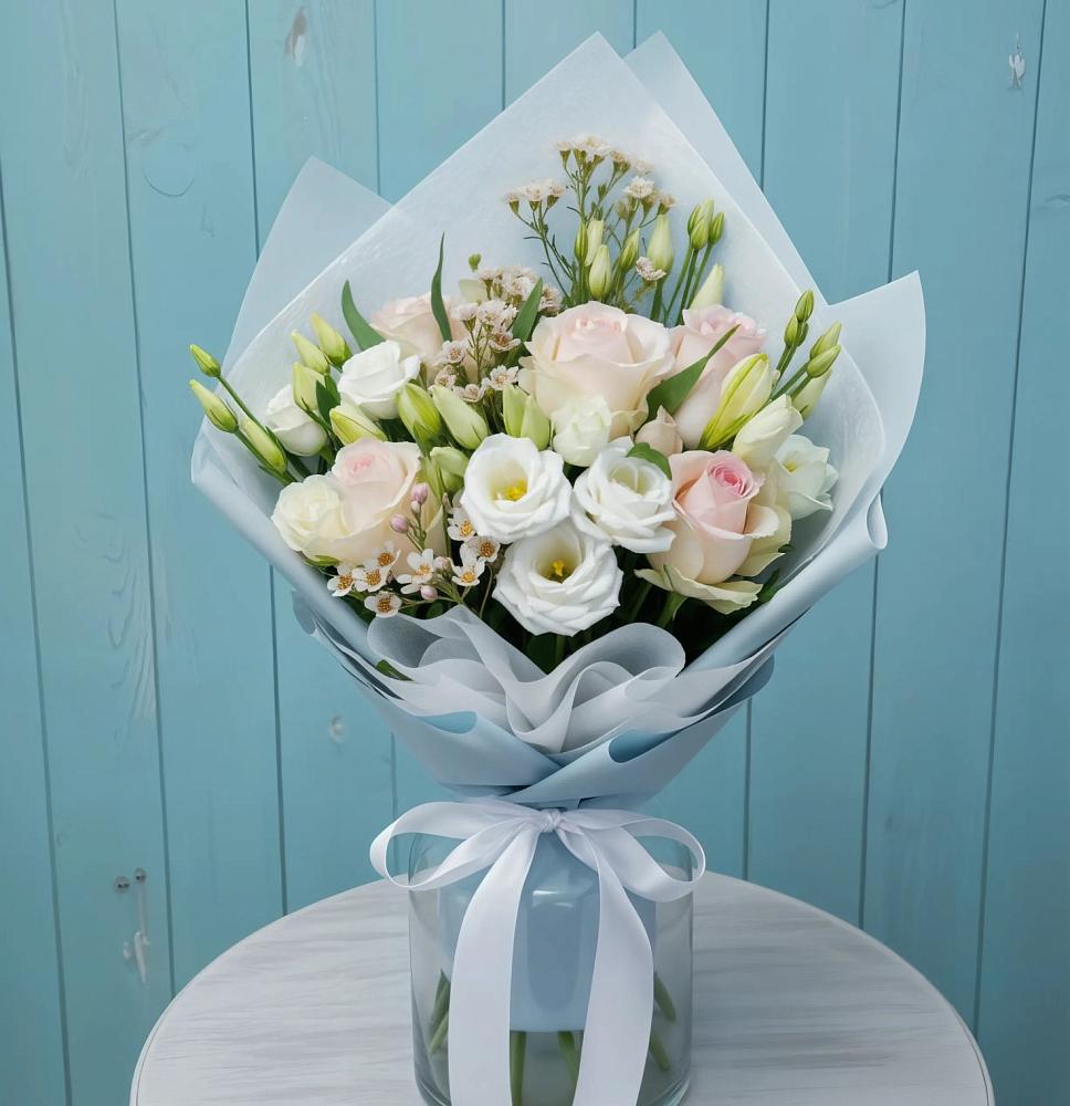 Букет цветов из: Розы и Лизиантусы в Рязанской