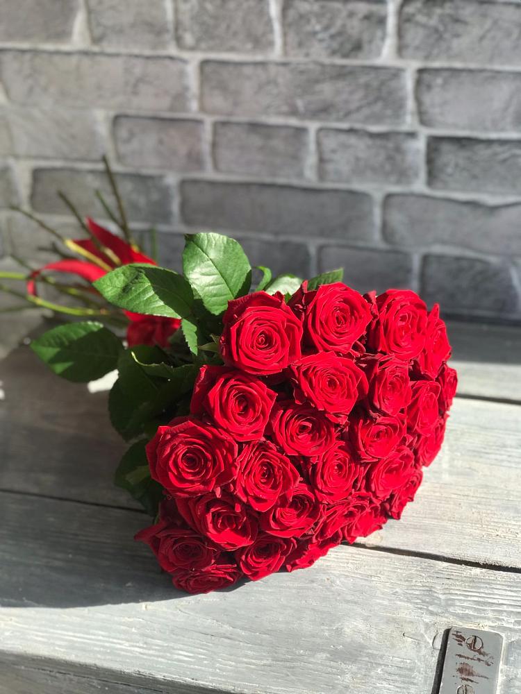 Букет Красные розы Фридом в Рязанской