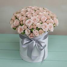 Цветочная композиция из Розы в шляпной коробке в Рязанской