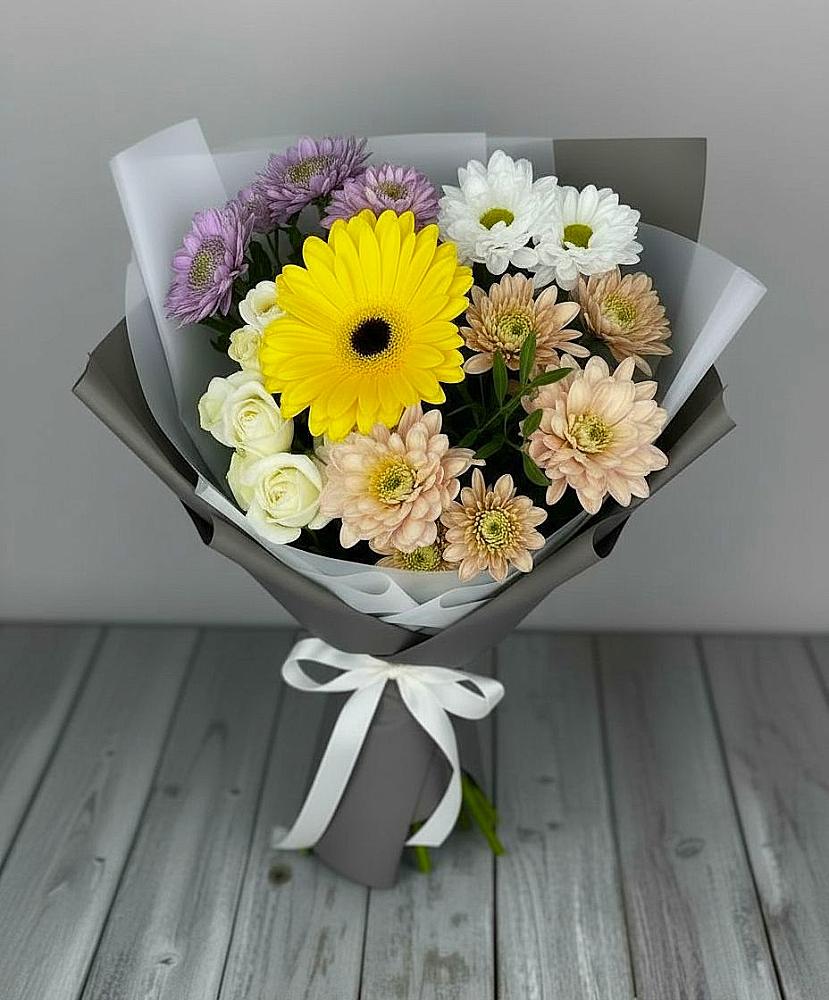 Букет цветов из: Розы, Герберы и Хризантемы в Рязанской