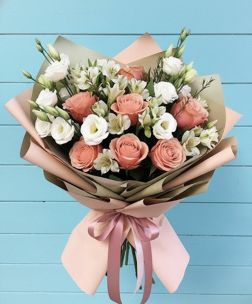 Букет цветов из: Розы, Альстромерии и Лизиантусы в Рязанской