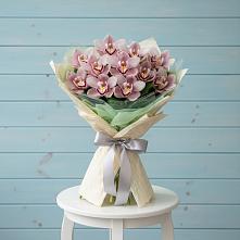Букет цветов из:  Орхидеи и Розы в Рязанской