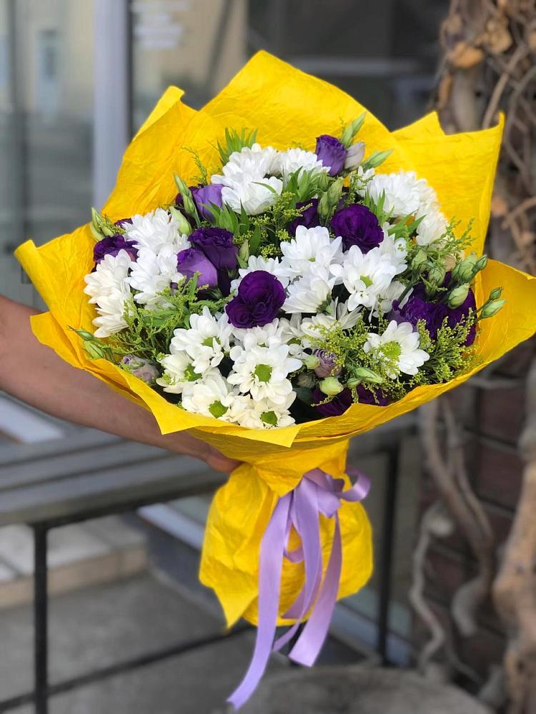 Букет цветов из: Ирисы, Хризантемы и Ромашки в Рязанской