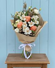 Букет цветов из:  Альстромерии, Лизиантусы, Розы и Хризантемы #REPLACE_PRED# Рязанской