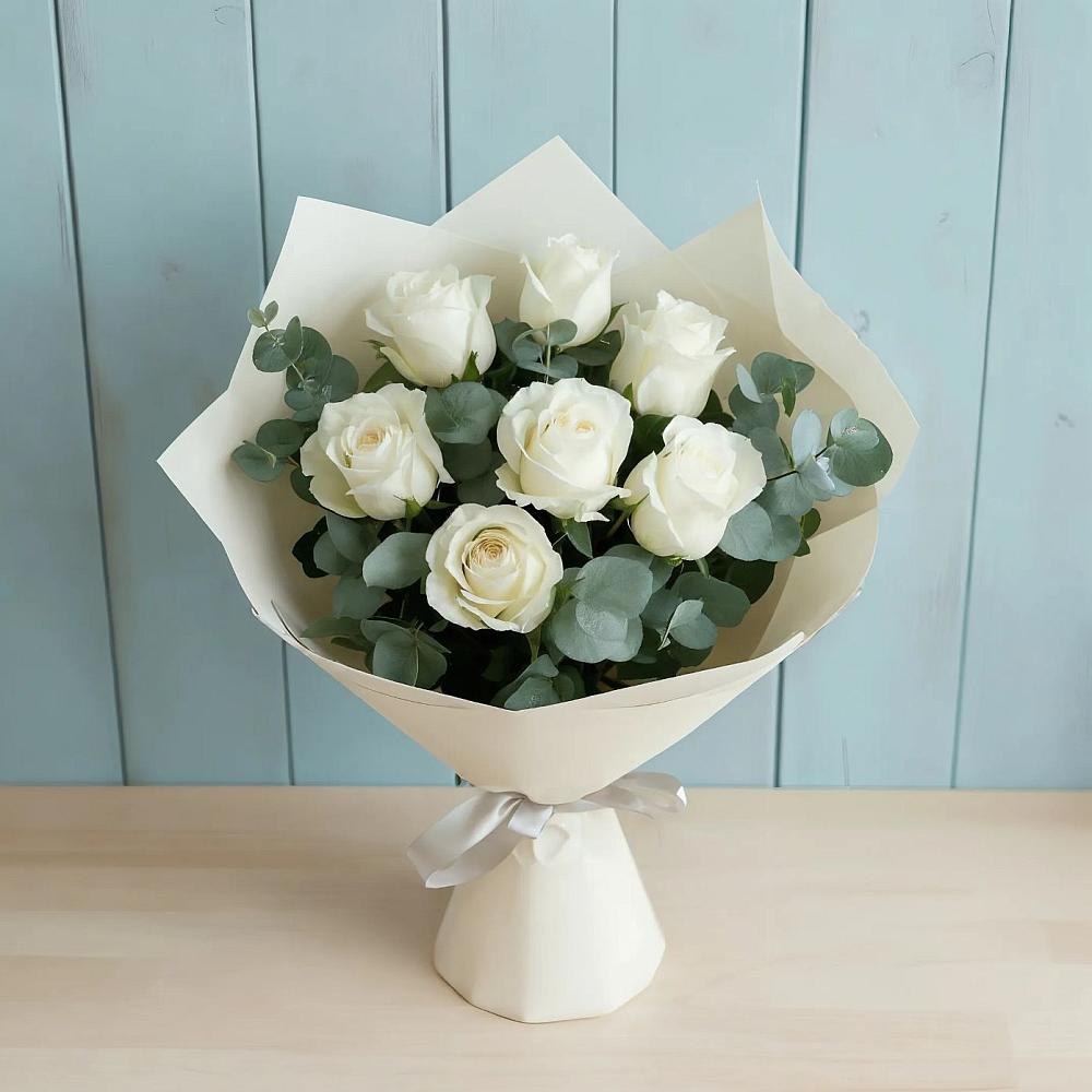 Букет Белые розы в Эвкалипте в Рязанской