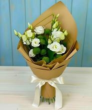 Букет цветов из:  Хризантемы и Лизиантусы в Рязанской