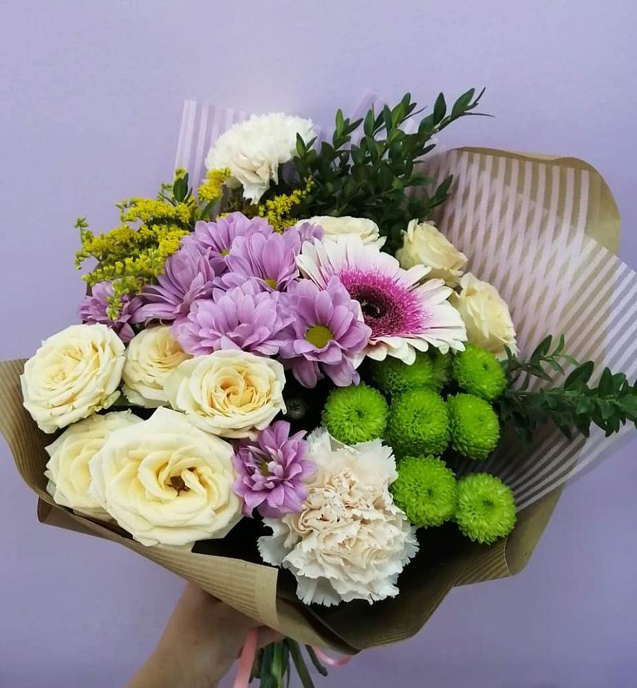 Букет цветов из: Хризантемы, Розы, Гвоздики и Герберы в Рязанской