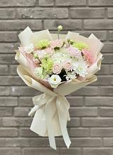 Букет цветов из:  Гвоздики, Розы, Лизиантусы и Хризантемы #REPLACE_PRED# Рязанской