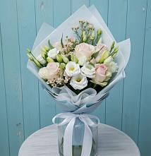 Букет цветов из:  Розы и Лизиантусы в Рязанской