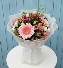 Букет цветов из:  Герберы, Альстромерии и Лизиантусы в Рязанской