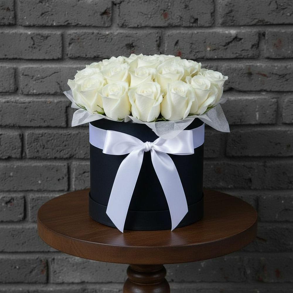 Цветочная композиция из Розы в шляпной коробке в Рязанской