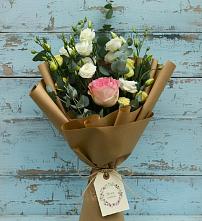 Букет цветов из:  Розы и Лизиантусы в Рязанской