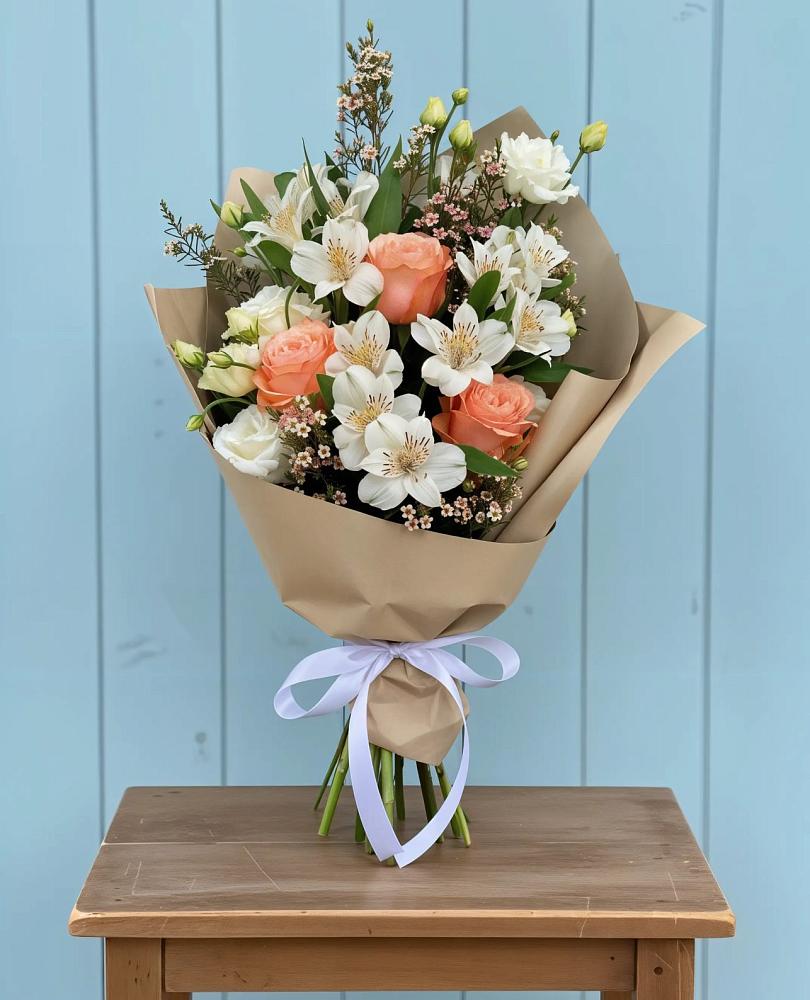 Букет цветов из: Альстромерии, Лизиантусы, Розы и Хризантемы в Рязанской