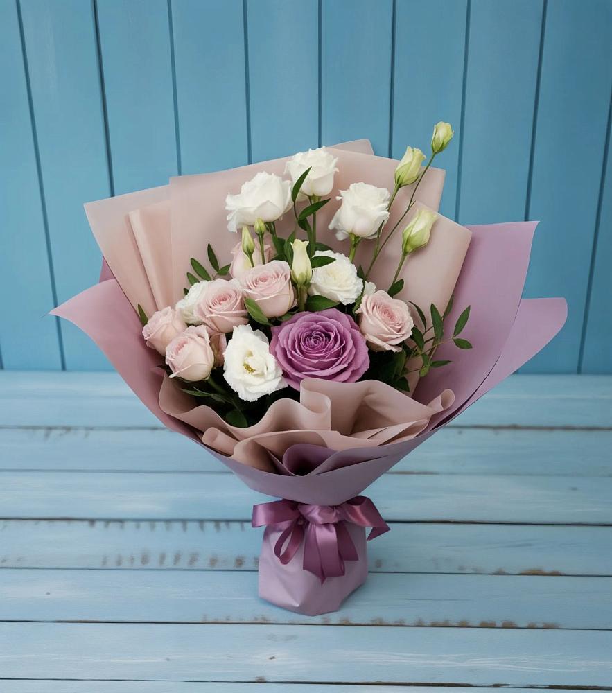 Букет цветов из: Розы и Лизиантусы в Рязанской